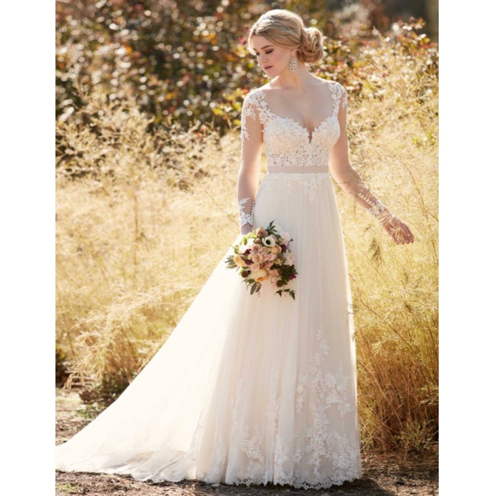 NWT Essense of Australia Wedding Dress